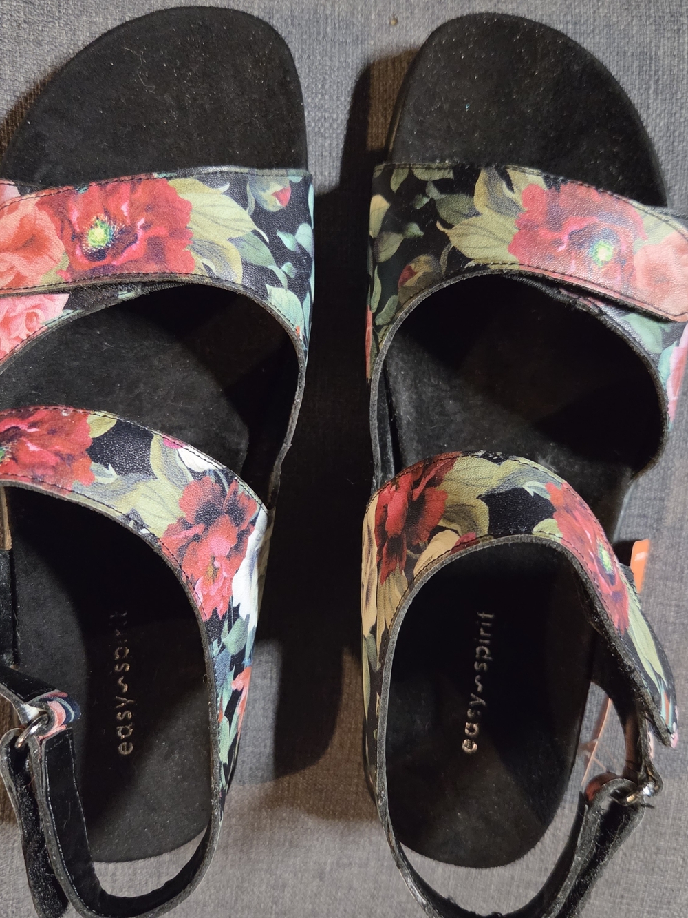 NWT- EASY SPIRIT Floral Strappy Black Sandals